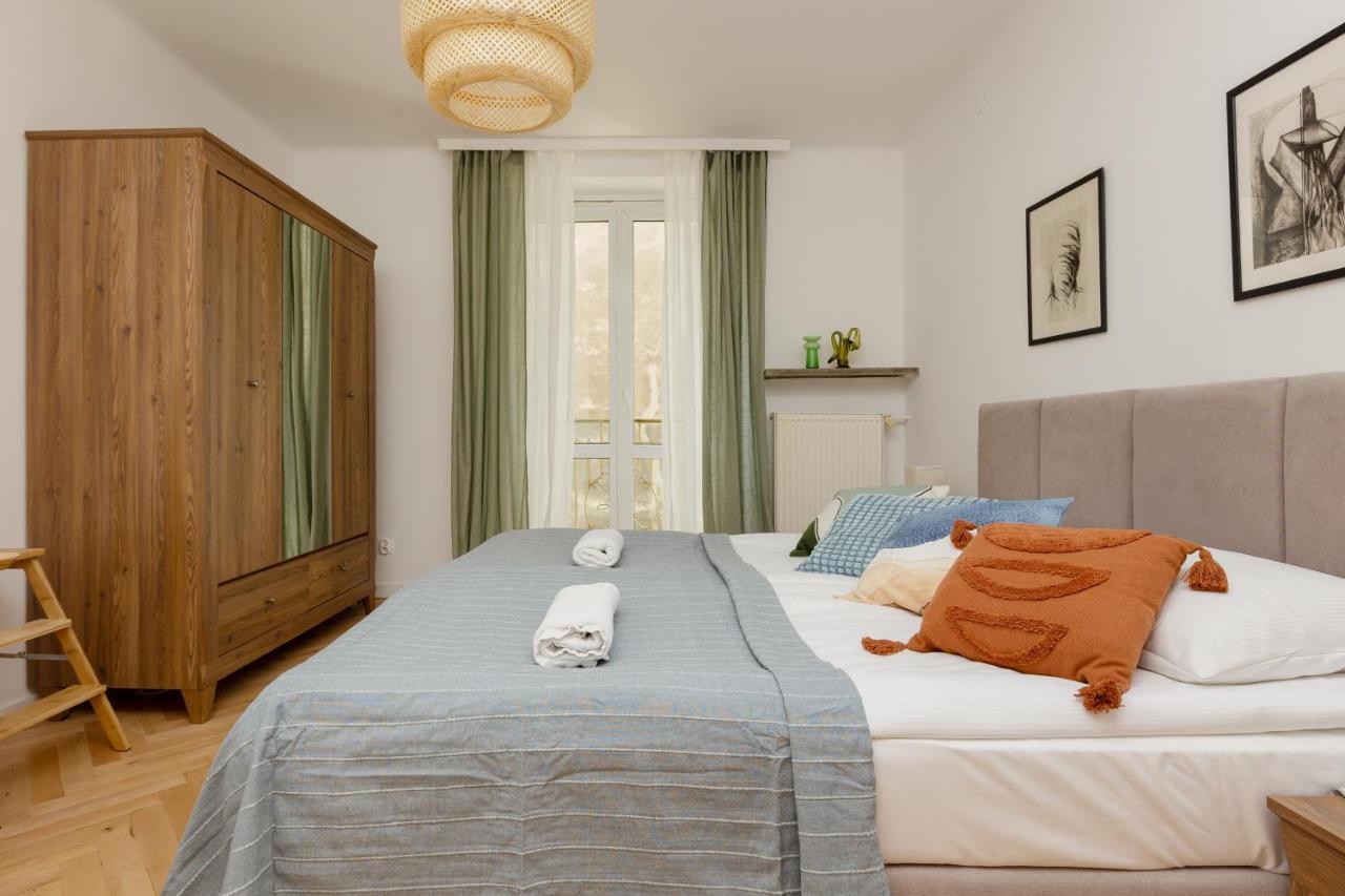 Tasteful Apartment In Warsaw City Center By Noclegi Renters Bagian luar foto